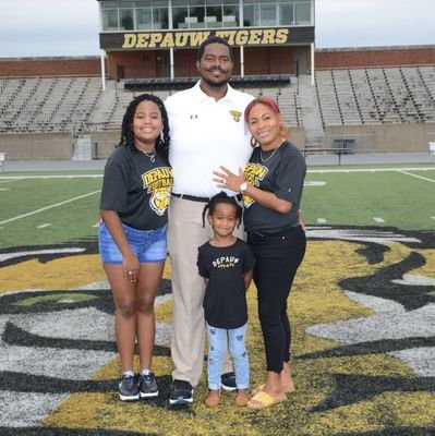 God First •Husband to @hannah_ayanna •Proud Dad •Offensive Line Coach @DePauwTigersFB #NCACCHAMPS'21,'22,'23💍💍💍 #HDRF #GetCoachedUp