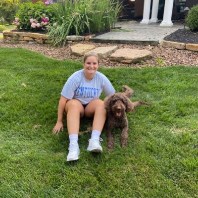 Emfutscher11's profile picture. Be happy. It’s one way of being wise. nda '17 UK '21 Phi Mu