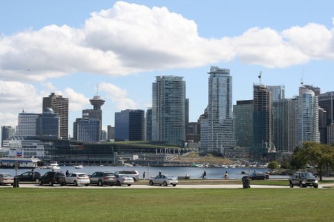 Love talking Vancouver real estate. Follow us for the latest news, stats and the hottest properties in Viva Vancouver!