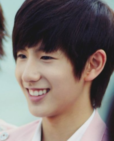 We share facts, play games, share pics about our cute maknae Minwoo and Boyfriend :) Go follow us, bestfriends :D