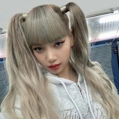 LManoban3270's profile picture. LALISA SUPREMACY🔥💕