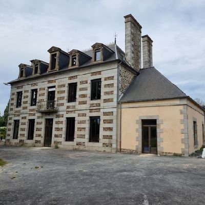 Mayennaise d'adoption, un coloc, une société, un gîte, de la pierre, 2 gosses. Maintenant profitons