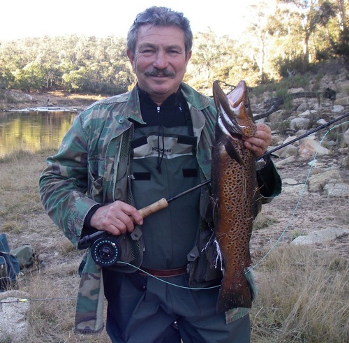 Landscape Gardener, Graduate from Art & Architecture.Create Fish Sculptures. Love Fishing, Skiing, Surfing, Photography  http://t.co/zpmKE6n7su