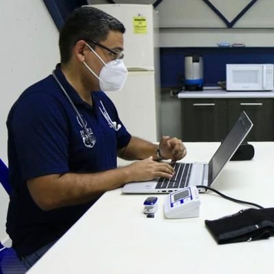 Soy médico deportivo de profesión, Jefe de Ciencias Aplicadas al Deporte y Miembro de la ONAD El Salvador. 
La fotografía y horología mis aficiones.