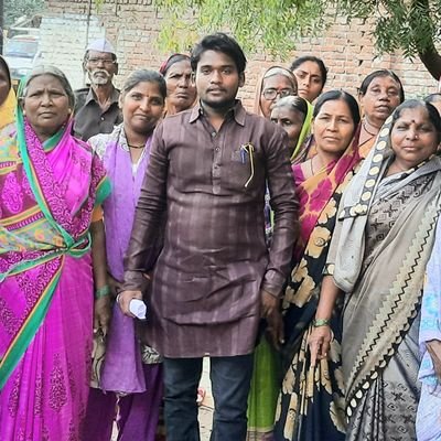 सामाजिक कार्य हाच आमचा संकल्प
सामाजिक कार्यकर्ते विश्वभुषण कांबळे सोलापूर