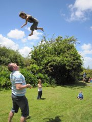 LochlanMacdee's profile picture. 