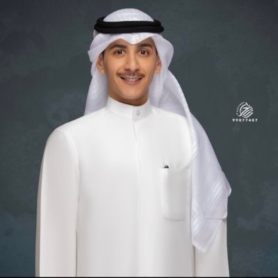 اؤمن بماضي علمني وحاضر يتعبني و مستقبل سيُرضيني اترقب يوماً به اوصف بمن شابه اباه فما ظلم•• بكالريوس علوم سياسيه - جامعة الكويت