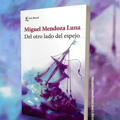 Papá todo el tiempo y escritor a ratos. Autor de Los diarios secretos de las chicas incompletas/La princesa lobo y la pintora.