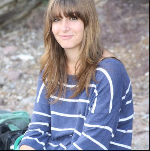 Potatoes_Frites's profile picture. « On ne peut pas être vraiment heureux, si on n'est pas aussi malheureux parfois. Tu le sais n'est ce pas ? » Delirium ~ Lauren Oliver