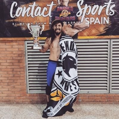 Spanish wrestler - Triple W - Mapache traidor. Las traiciones jamás se olvidan, el dolor nos hace inmunes. 🖤👑🦝🚀

📸🤼https://t.co/hIIWEMDbQ6