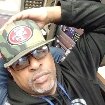 Avid sports bettor and sports fan. Niners Yankees Pistons Rangers Fan. Supporter of positivity.