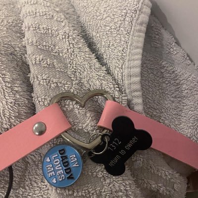 lampchops666's profile picture. tattooed, blonde bimbo