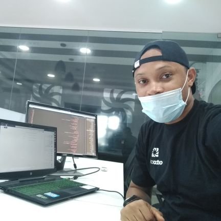 ezigbo nwa afo Igbo 🇳🇬 | software developer👨💻 | lover of good music🎧🎶 | lionel messi is the best ⚽