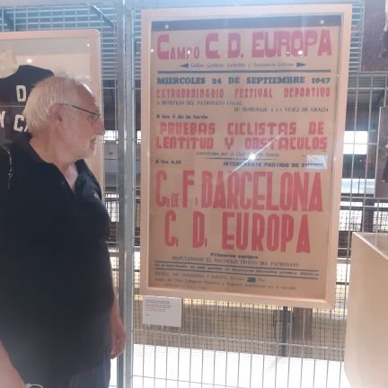 Geògraf, professor jubilat, gràcienc de soca-rel trasplantat a Badalona, soci del C E Europa i addicte a les causes justes però a  voltes perdudes.