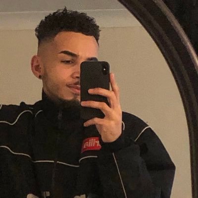 aknicholas_'s profile picture. IG 👉🏽 @aknicholas_