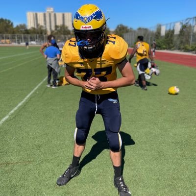 Student Athlete 🏈 Class of 2022 August Martin high school NY, LT 170Ibs 6’1 Gmail: vgubelman3028@gmail.com Number: 631-314-3724