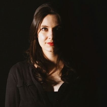 Historiadora, cantora, marketing. Canal: Jéssica Capelini - De Fone de Ouvido, Podcast: Música pra Viagem (@podcastMPV). Instagram: @jcapelini