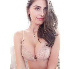 carolyn_ping1's profile picture. I myself never feel that I'm sexy. If people call me cute, I am happier. I know a girl made of memories and phrases, lives her whole life in chapters and phases