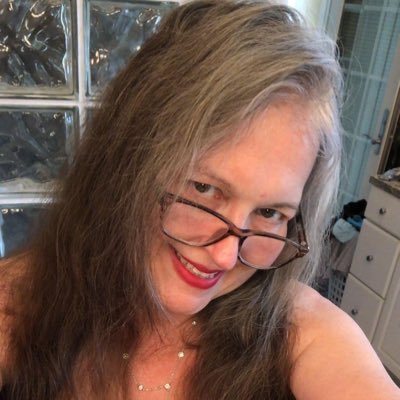 Hello! Just a mature older lady looking to share her experiences (and to meet sometimes) 💕 18 and over please! xx I try and respond to all Direct Messages.