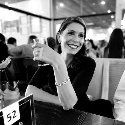 lyzibarrola's profile picture. Agradecida con la vida por cada día que amanece, por todo lo que me dá para hacerme feliz y por todo lo que me quita para hacerme más fuerte.