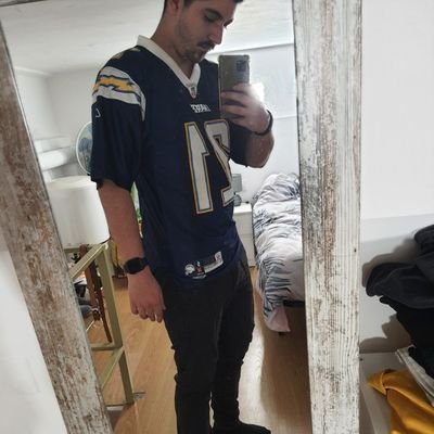 poliniu14's profile picture. 