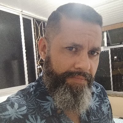 Professor universitário nas áreas de Matemática, Teoria da Computação e Pesquisa Operacional.