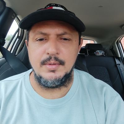 Formado em Letras pela UFPI
Apaixonado por Picos PI
Militante de Movimento Popular
Diretor da FAMCC
Sempre Presente na luta por um País melhor