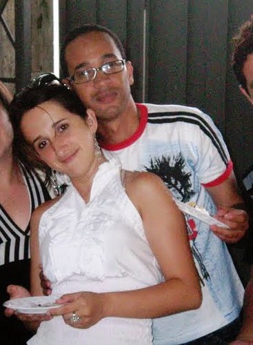 Mineira. Casada muito feliz e realizada. Mãe de primeira viagem à espera de minha princesinha Maria Clara!!!