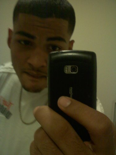 Mark anthony edwards jr. 17yrs old hooper 4 lifee 6'4 189 lbs football basketball ladies;) gotta be a gentleman and a person you would looooooove 2 meeet:)