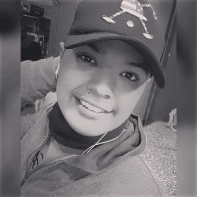 Sebasti63445545's profile picture. Vivo mi 💛