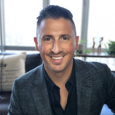 Fortune 500 Design Director
Award Wining Creative Director
Innovative Entrepreneur