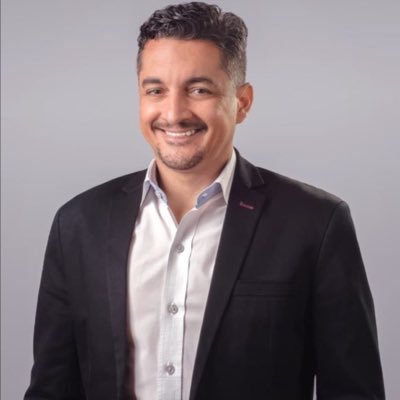 Rogerioxtalento's profile picture. Feliz aquele que transfere o que sabe e aprende o que ensina!