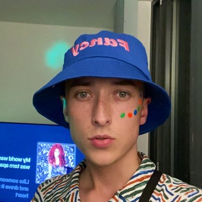 23 | 🏳️🌈 | 🏴l he/him | Eyes like emeralds, probably tweeting about my daddy issues x