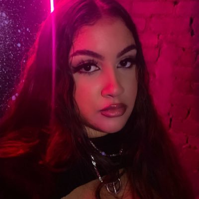 Imtatiiana's profile picture. ╭∩╮（︶︿︶）╭∩╮