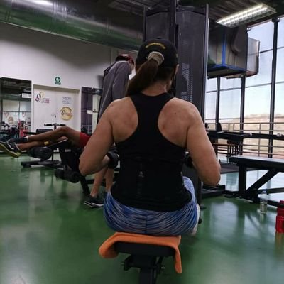 Me gustaría irme a vivir a mi imaginación...ahí siempre pasan cosas divertidas :)