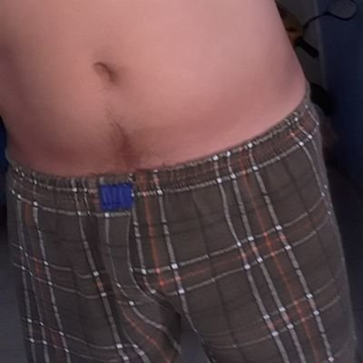 soy bisex varonil,con pancita,discreto,hacer amigos,platicar, morbo, fetiche pelos en pene🔥pajas🤤contenido❌❌❌🤤 si te late bienvenido.