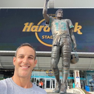 Citizen of the world. Miami Sports fan. President of @inktel . https://t.co/P0w2iobZUM host of the #HappyCustomerChannel Podcast