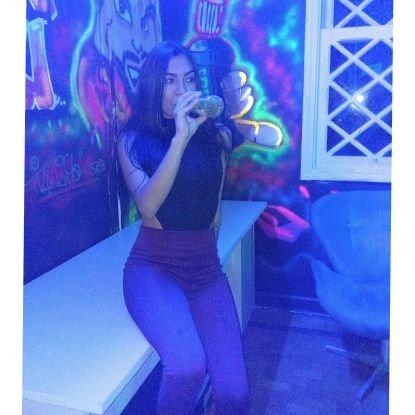 TrovoadaTavares's profile picture. Fria, mais toda feita de poesia❤
22Y🏳️‍🌈    De mim, mais agr tbm dela👭💍🤍
Insta: ariela_tavares