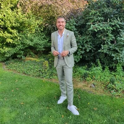 CanGueleryuez's profile picture. Politik und Wirtschaft