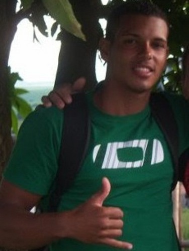 Jogador de futebol profissional.Buscai primeiro o reino de Deus,que as coisas demais serão acrescentadas.