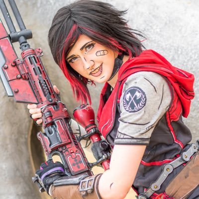 Professional Cosplayer and Content Creator, 2K #NextMakers, Twitch affiliate, Gamer ✉ LMcosplays@gmail.com