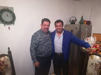 Extrovertido alegre me gusta viajar