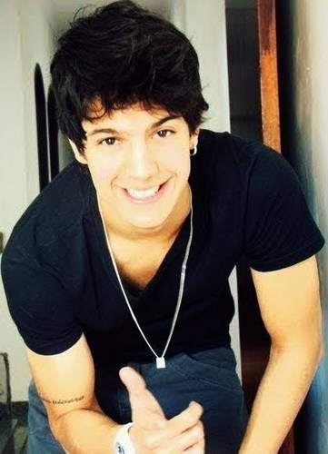 Renan Carvalho, 17 anos, modelo, ator.