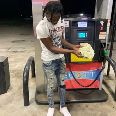 deedollas4's profile picture. IG: _deedollas