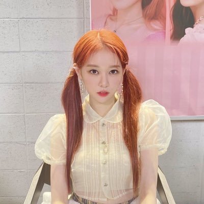 i love girls | 28 | they/them | sunmi, joy, bora, gahyeon, yoon, uhyun, jihyo, jennie, yeojin, jiyoon ++