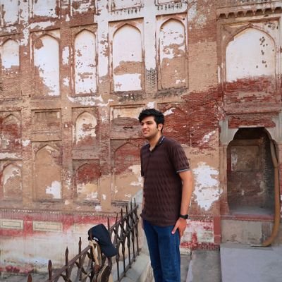 confuz3's profile picture. Edtech | Builder | @DefiningFutures