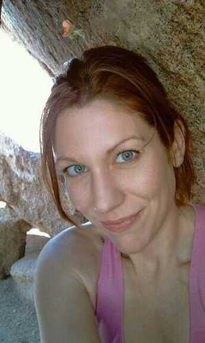 Cancer research scientist, degree in biotech, loves art, scifi & Star Trek.