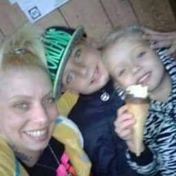 SarahDonThaBe14's profile picture. Live Love Laugh