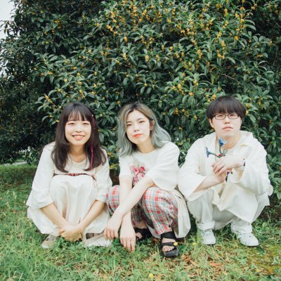 etymon(エティモン)というバンド。ライブのお誘い、ご予約等あらゆる連絡はetymon.band@gmail.comまで。 🦕3曲入りシングル「3」配信中！