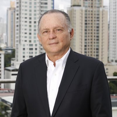 Panameño, ingeniero de profesión, esposo y padre de tres hijos. Administrador del Canal de Panamá entre 1996 y 2012. Panama Canal CEO from 1996 to 2012.